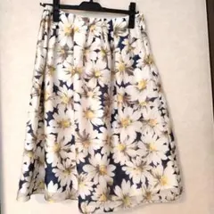 rewdeのスカート