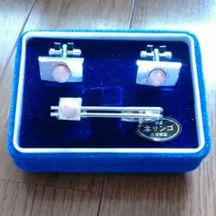 カフスボタンとタイピン　本珊瑚