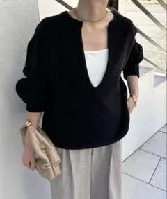 COLLAGE GALLARDAGALANTE 深Vネックプルオーバーニット　黒