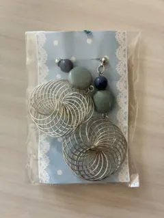 ハンドメイド スパイラルピアス ブルー