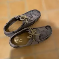 CLARKS ORIGINALS グレー スエード シューズ
