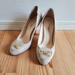 セブントゥエルブサーティーのパンプス　23cm