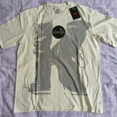 新品♦超激安♦✨リーバイス✨♦すご〜〜く、なめらか　ダメージ加工　半袖Ｔシャツ