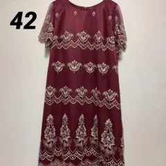 ローズティアラ42 美品 バーガンディ 刺繍 半袖ワンピース