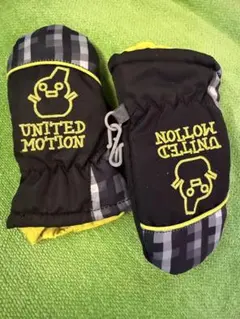 雪遊びに！ベビー手袋 黒/黄色 SS
