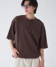 ヘンリーネック Tシャツ ブラウン 五分袖のサムネイル