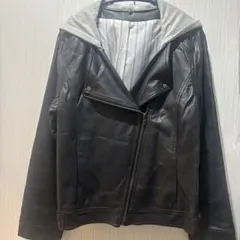 フード付き黒レザージャケット
