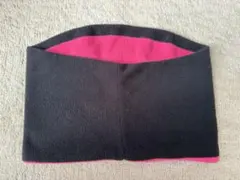 リバーシブルフリースネックウォーマー 黒とピンク