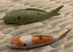 鯉の置物　2匹