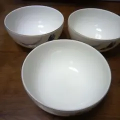 MOMOYA Petite Bone China 青い花模様陶器ボウル3個セット