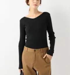 【新品・未使用】YOUNG&OLSENランダムリブ BACKWARDS Vネックのサムネイル