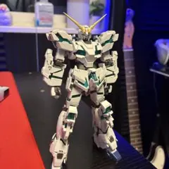 HGUC1/144Rx-0ユニコーンガンダムプラモデル完成品