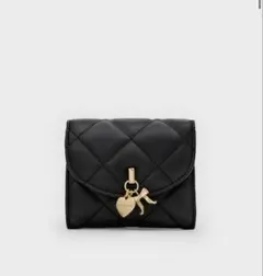 CHARLES & KEITH アリエッティキルトボウハートチャームウォレットのサムネイル