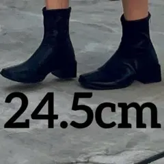 ショートブーツ　スクエアトゥ　チャンキーヒール　ブラック　レザー風　ブーツ　黒