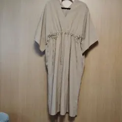 ベージュ ロングワンピース 半袖
