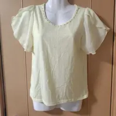 nice claup パール＆ビジュー装飾 半袖カットソー ライトイエローのサムネイル