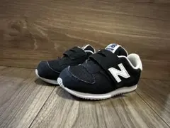 new balance ベビーシューズ 黒/白　14.5センチ