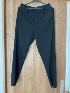 【UNIQLO】スマートアンクルパンツ　Mサイズ　ブラック　オフィスカジュアル