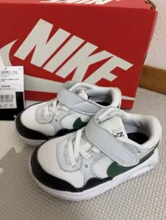 Nike ナイキ キッズ　スニーカー　エアマックス グリーン 13cm タグ付き