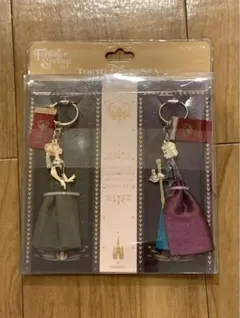 新品TDSディズニー ファンタジースプリングスアナ エルサのキーチェーン　アナ雪