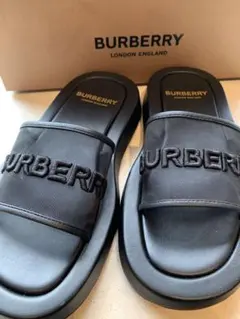 【極美品】BURBERRY サンダル ブラック サイズ35 イタリア製のサムネイル