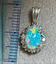プラチナ900 オパール0,55ct 天然ダイヤ0.04ct ネックレス