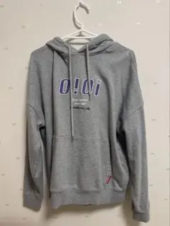 oioi パーカー