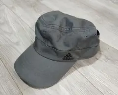 アディダス グレー ワークキャップ 通気孔付き