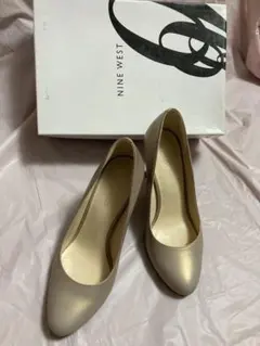 NINE WEST パンプス ピンクベージュ23.5cmのサムネイル