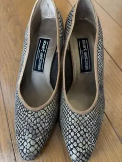 Stuart Weitzman パンプス パイソン型押しのサムネイル