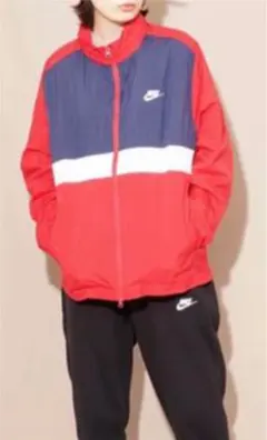 NIKEナイロンジャケット　　☆レディースにもおすすめ☆