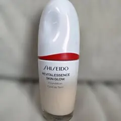 SHISEIDO エッセンス　スキングロウ　ファンデーション　140