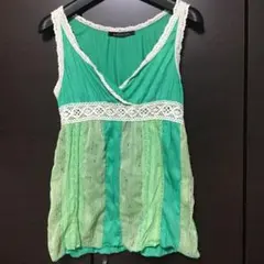エスタコット　トップスのサムネイル
