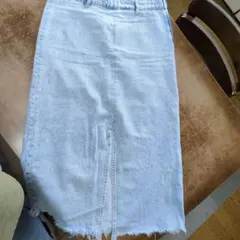 ZARA　ライトブルータイトスカート フリンジヘム付き