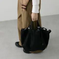 イアパピヨネ A4サイズ対応 アジャスタートートバッグ（裏地ドット柄）ブラック