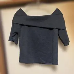 オフショルダー　トップス