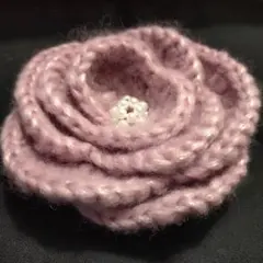 ハンドメイド　コサージュ　花　かぎ針編みアクセサリー　約8cm