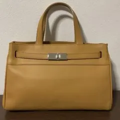 ☆開店セール☆ 未使用 美品 フルラ ロゴ ジェニュインレザー バックルバッグ③