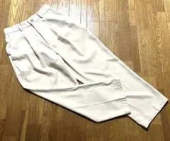 Thevonホワイトストレートパンツ