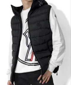 超希少　モンクレール　ダウンベスト