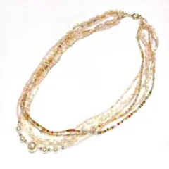 ビーズ・パールの多重ネックレス