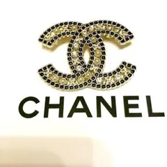 CHANEL パールブラックロゴ　 ゴールドブローチ ノベルティ