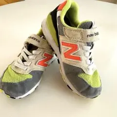 new balance キッズスニーカー グレー/イエロー/オレンジ 18cm