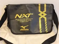 Mizuno NXT メッセンジャーバッグ ブラック/ゴールドのサムネイル