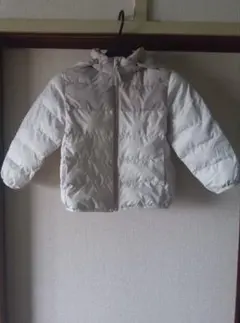 ユニクロアイボリー中綿コート サイズ110 フード付き