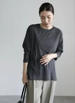 スラブシアークルーネックトップス　セレクトモカ　新品　スミクロのサムネイル