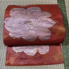 淡い赤紫色に雪化粧の花と絞り 名古屋帯 - メルカリ