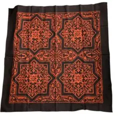 オレンジと黒の幾何学模様の風呂敷