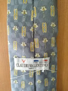 【新品未使用・期間限定値下げ！】CLAUDIO VALENTINOネクタイのサムネイル