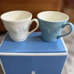 新品！WEDGWOODフェスティビティ ペアマグカップアイボリー＆ブルー